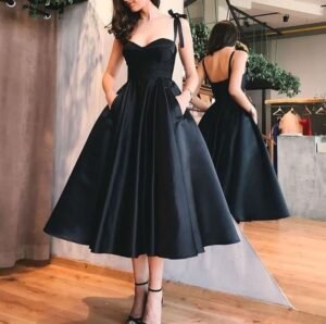 Panduan Memilih Gaun Cocktail untuk Acara Semi Formal Malam: 